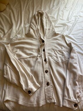 American Eagle Outfitters Cream Pullover Hoodie